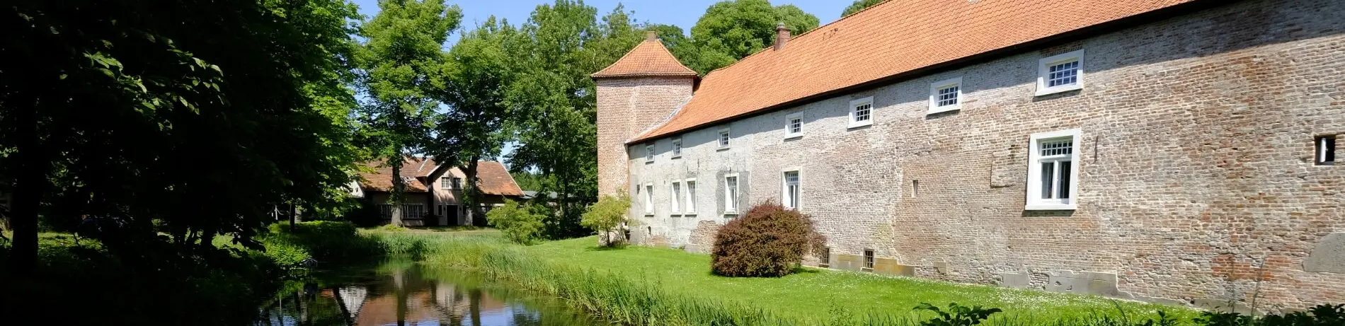 Burg Berum im Ortsteil von Hage