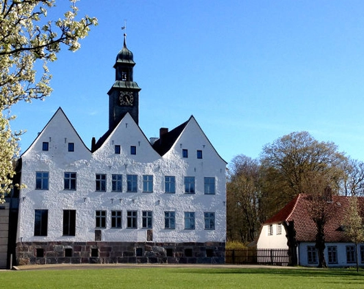 Galerie-Bild 1: Kloster Nütschau aus Travenbrück von Kloster Nütschau Haus St. Ansgar 