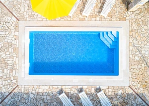 Pool, Poolbau, Garten, Sonnenschirm, Sonnenliegen